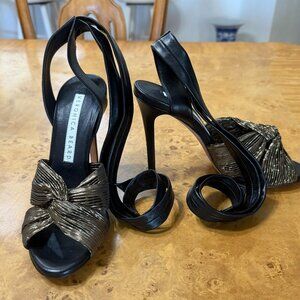 NEW Veronica Beard $495 Strappy Around Ankle Gold and Black Sandal Heels sz 6